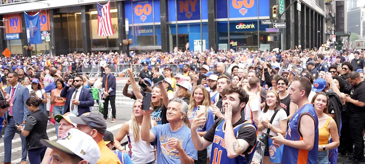 Countless Knicks fans turned away from parade: ‘Knew it was going to be crazy’