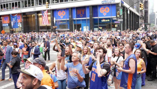 Countless Knicks fans turned away from parade: ‘Knew it was going to be crazy’