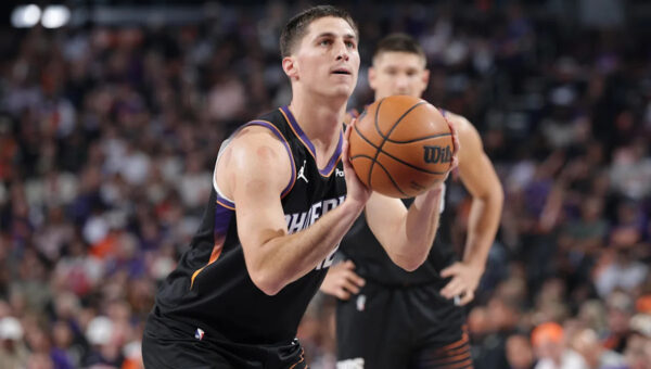 Former Villanova great signs NBA contract extension