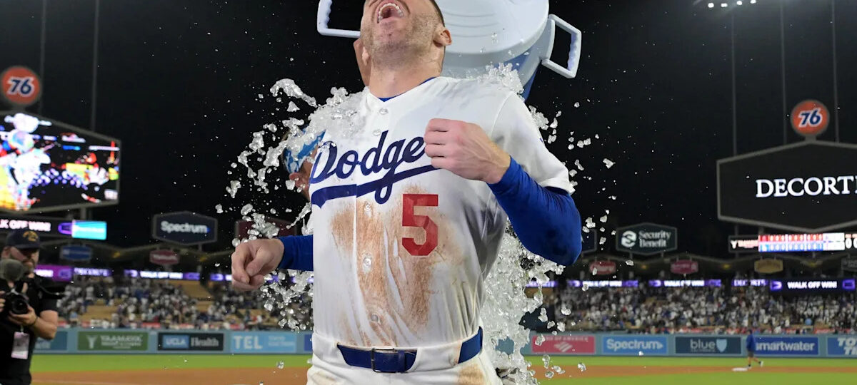 Dodgers walk-off home runs to win a 1-0 game