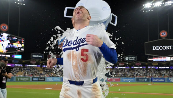 Dodgers walk-off home runs to win a 1-0 game