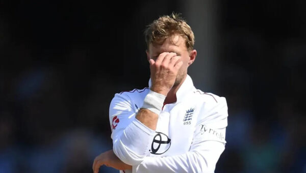 'Starved of tactical ideas': Ex-cricketer says second Test has become 'Joe Root's worst nightmare' as England fall behind