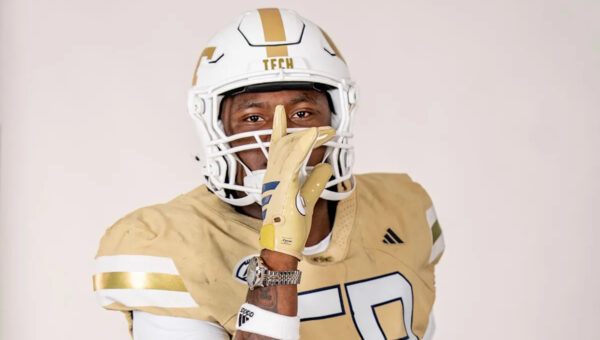 Georgia Tech lands commitment from Jacksonville DL Adrian Williams