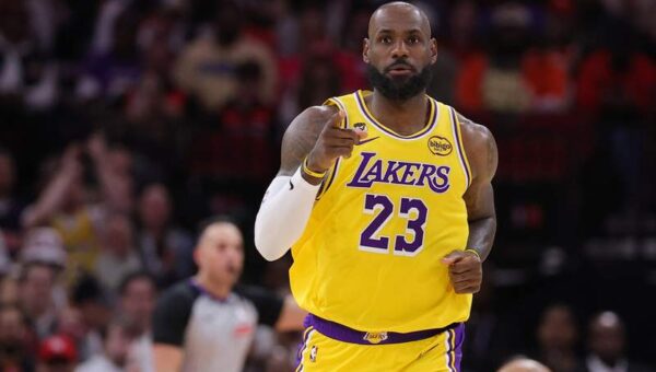 Charles Barkley offers blunt take on LeBron James potentially staying with Lakers in free agency