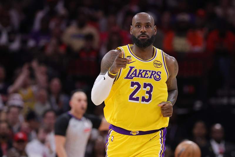 Charles Barkley offers blunt take on LeBron James potentially staying with Lakers in free agency