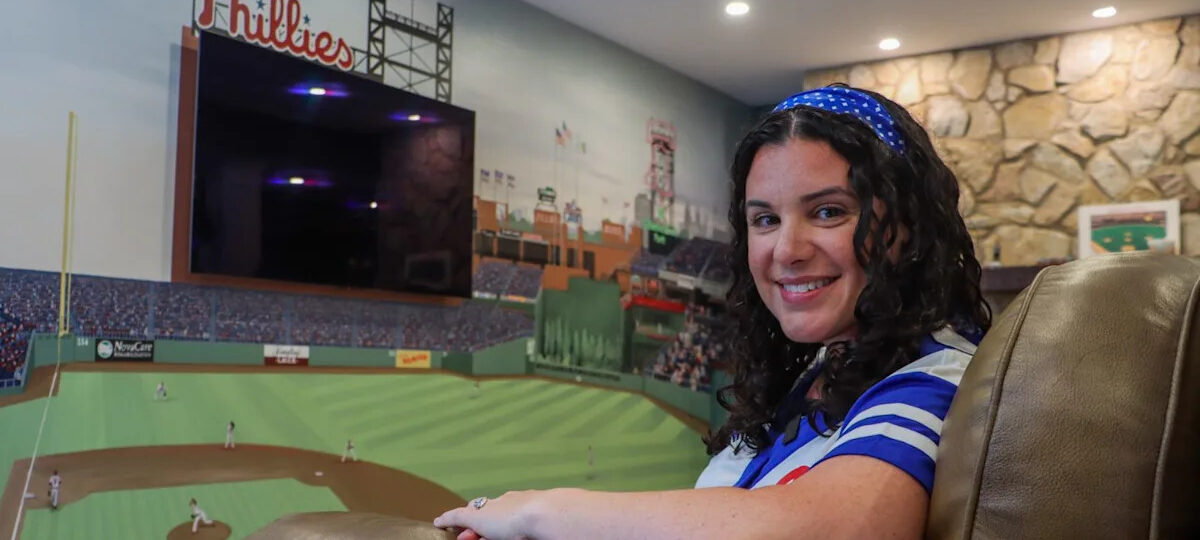 South Jersey artist creates unique Phillies mural in her parents' basement