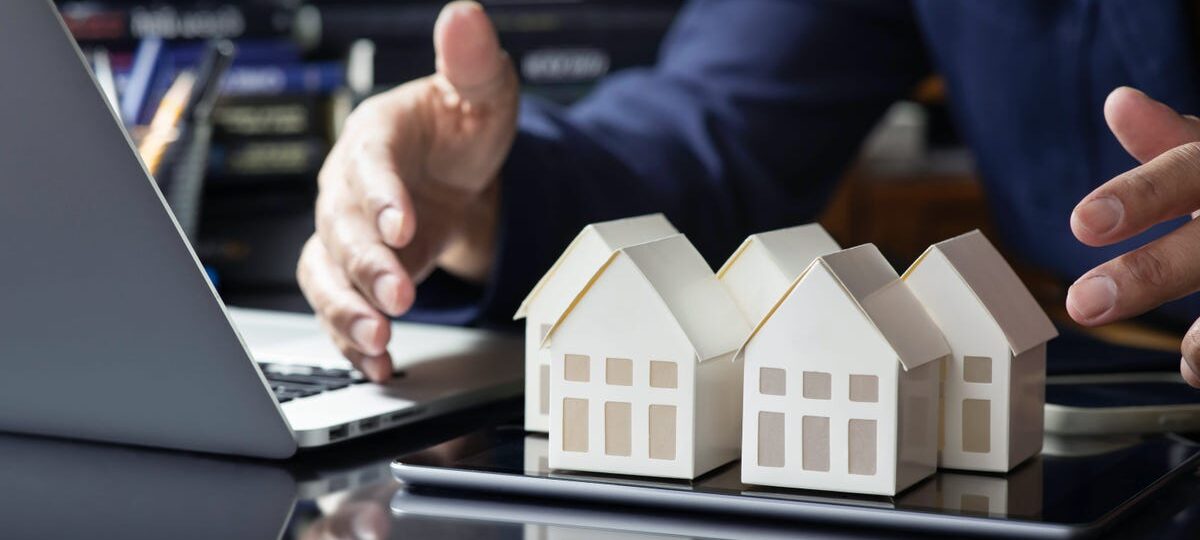 Real estate investors using rentals for cash flow are switching to more passive strategies to make money while they sleep