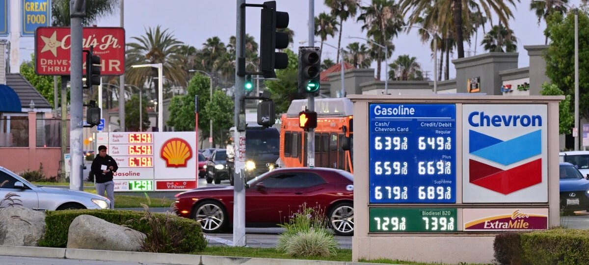 Here's how much the Iran war is costing US households, according to Moody's