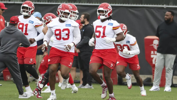 Chiefs coaches talk up R Mason Thomas for get-off and ‘Gumby-like’ bend