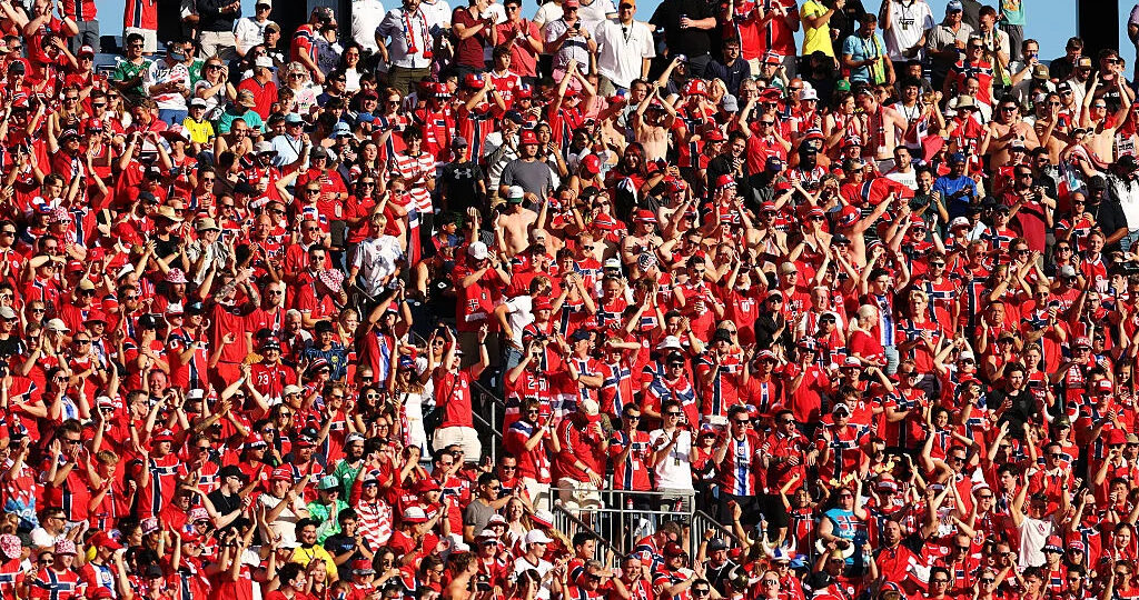 Now the Scots join in: Norway's fans are winning everyone over
