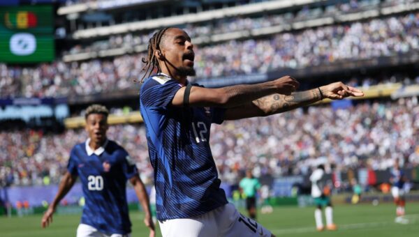 France set to make three changes for Iraq game