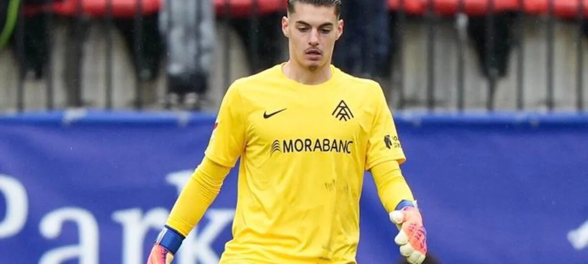 Barcelona goalkeeper attracting loan offers after international breakthrough