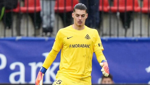 Barcelona goalkeeper attracting loan offers after international breakthrough