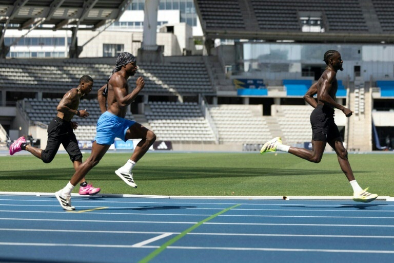 Lyles enjoying freedom to focus on speed and stuff off the track
