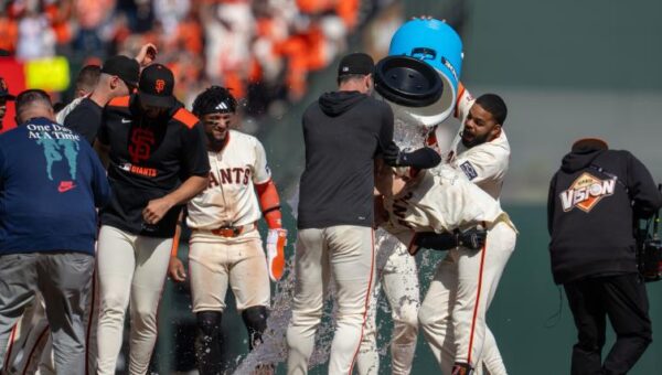 If 'Grandson of Wind' Jung Hoo Lee continues torrid offensive pace, Giants OF could be gone with wind