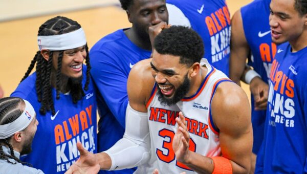 An NYC bar promised free drinks if the Knicks win. Its owner is using Kalshi to hedge the risk.