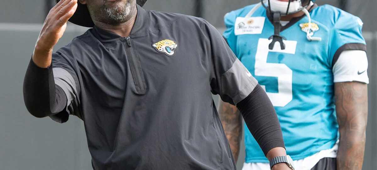 WR coach Edgar Bennett details team-first mentality in Jaguars offense