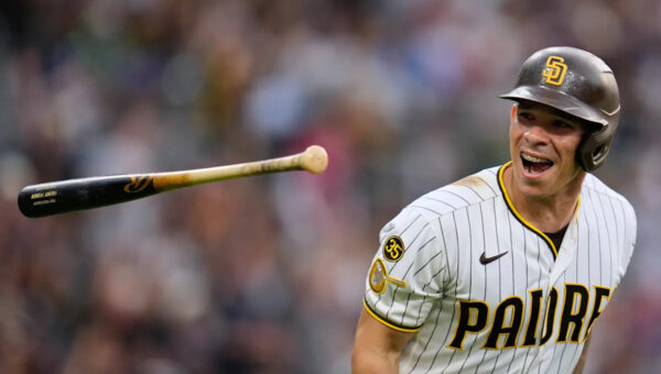 Padres rally for 6-2 win after the Reds botch 3 straight bunts in the 7th inning