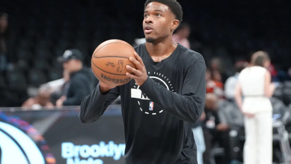 Writer suggests Lakers take a flyer on promising 3-and-D wing