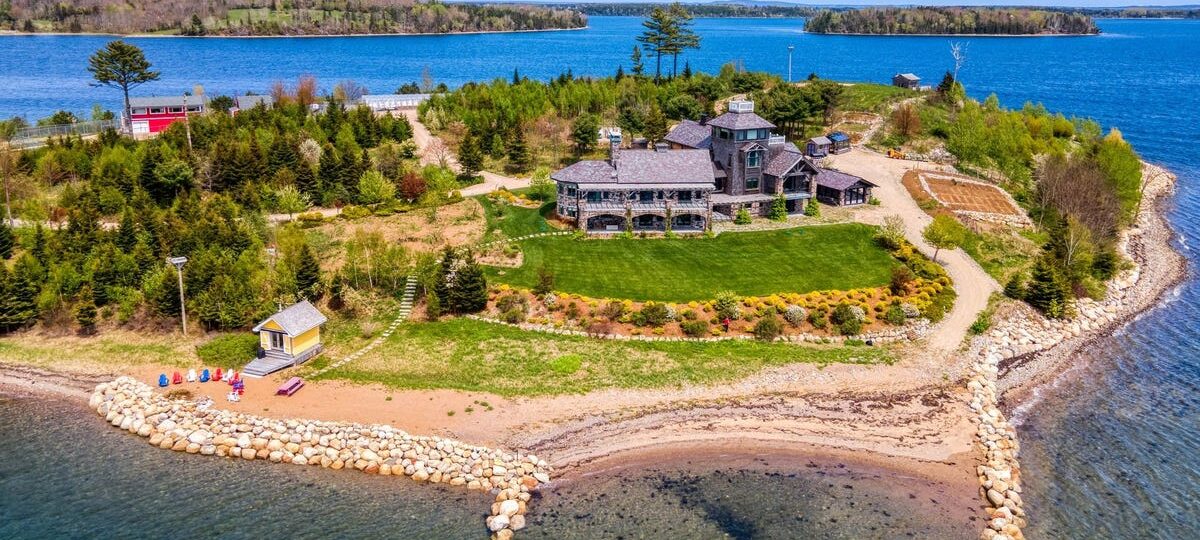A self-sustaining private island in Canada sold for $6 million — it can only be reached by boat or helicopter