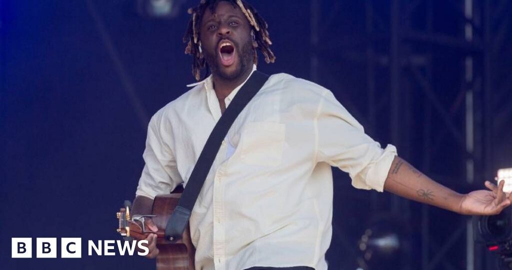 How Myles Smith turned five years of therapy notes into a debut album