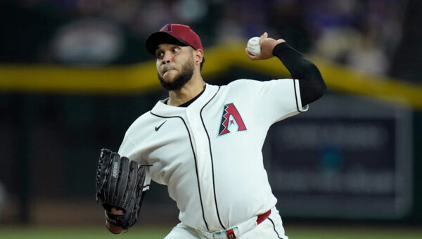 Perdomo hits 3-run double, Rodriguez deals, D-backs top Giants again in 5-4 win