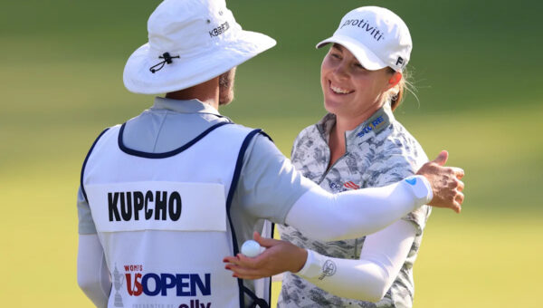 Jennifer Kupcho leads 2026 U.S. Women's Open, gives a nod to mom and dad