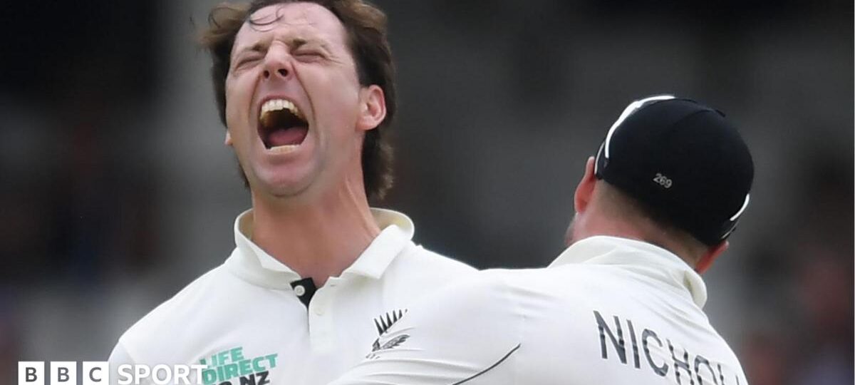 Chaotic England fortnight ends with huge defeat in second Test against New Zealand