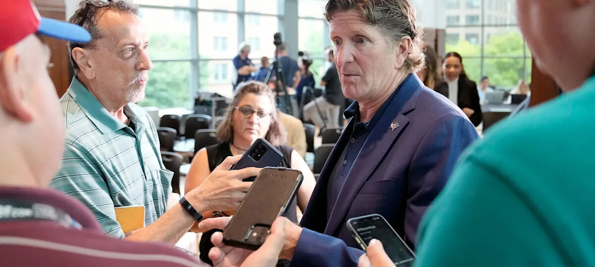 NHL investigation clears Mike Babcock for return to coaching