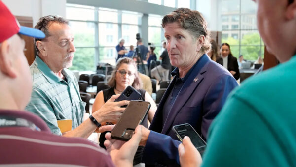 NHL investigation clears Mike Babcock for return to coaching
