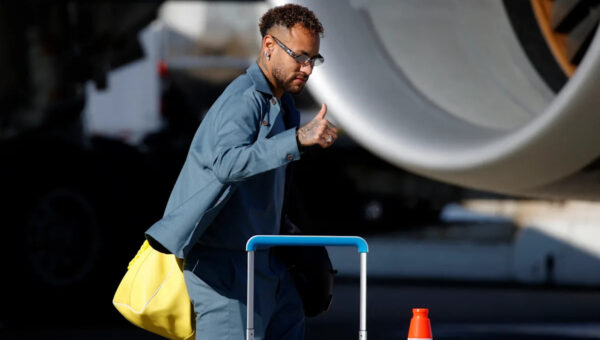 Scans show Neymar’s good progress, but return remains unclear