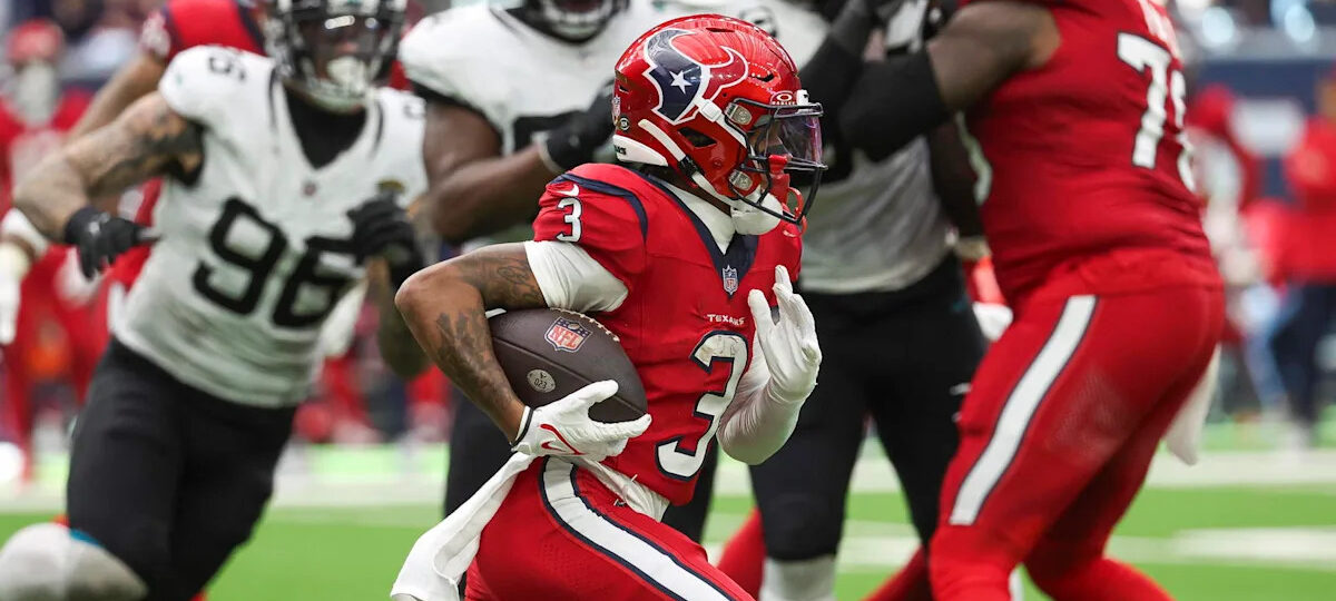 Texans Wide Receivers Generate Buzz Ahead of Training Camp