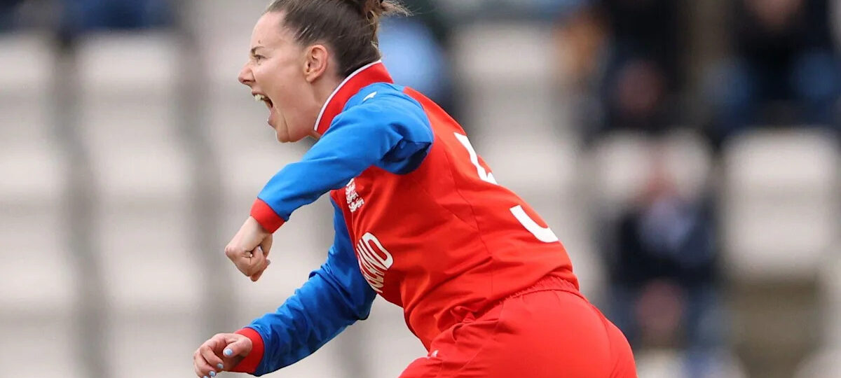 Women's T20 World Cup: Ireland slump to 57-5 against ruthless England