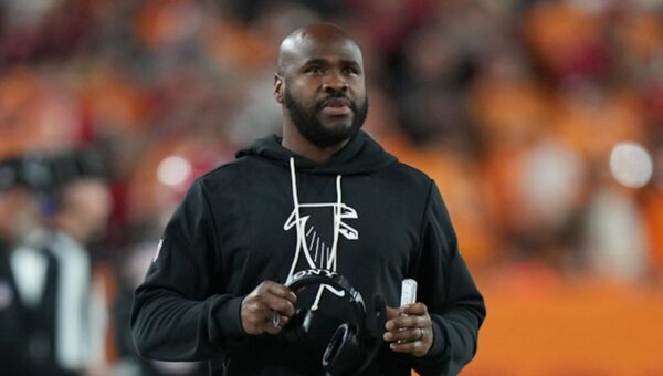 Local NFL assistant coach hosting youth camp