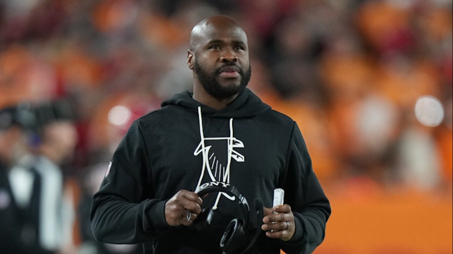 Local NFL assistant coach hosting youth camp