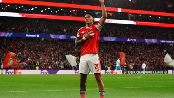 AC Milan joins race for Benfica midfielder Rios