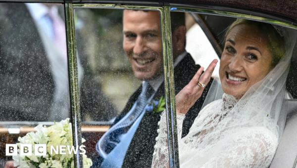 Royals turn out for Peter Phillips and NHS nurse’s wedding