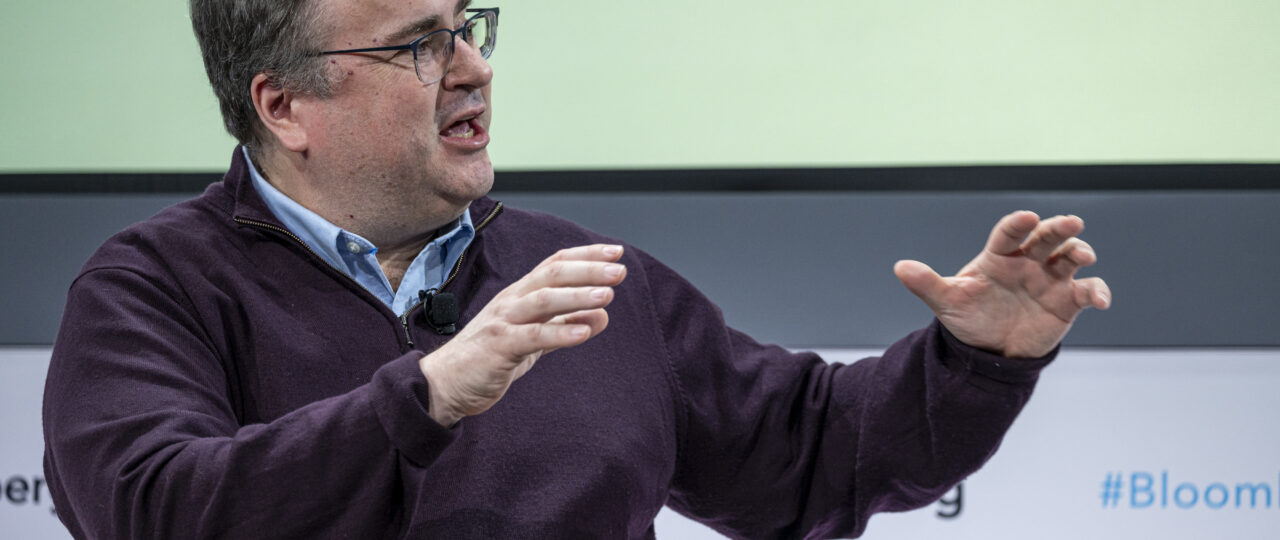 Reid Hoffman is leaving Microsoft’s board to go ‘founder mode’ with startup Manus