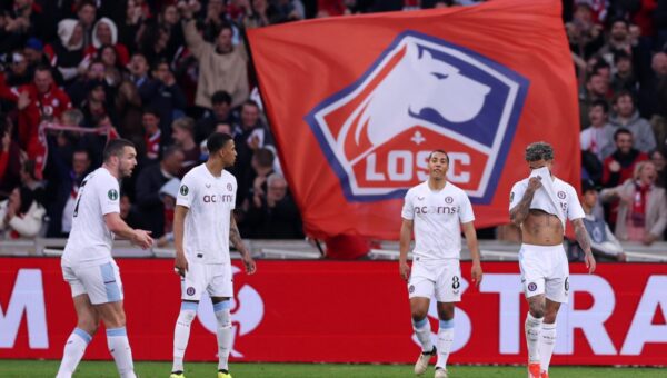 Lille line up Thomas Meunier replacement