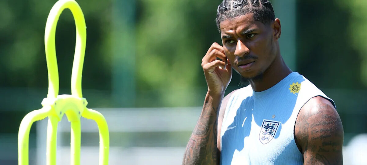 Chelsea Tipped To Go For This Manchester United Winger: Should Alonso Snap Him Up?