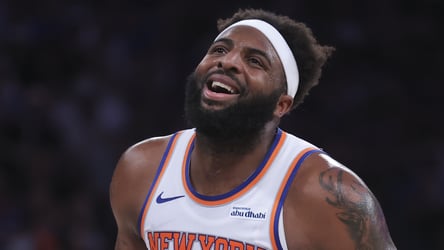 Knicks’ Mitchell Robinson battles through injury to make mark off bench in Game 1