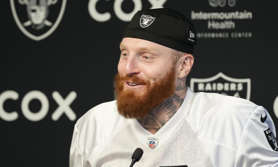 “Crosby Might Stick With the Raiders”: NFL Analyst Believes That Las Vegas Raiders Defensive End Maxx Crosby Could Wind Up Back On the Trade Block (Report)