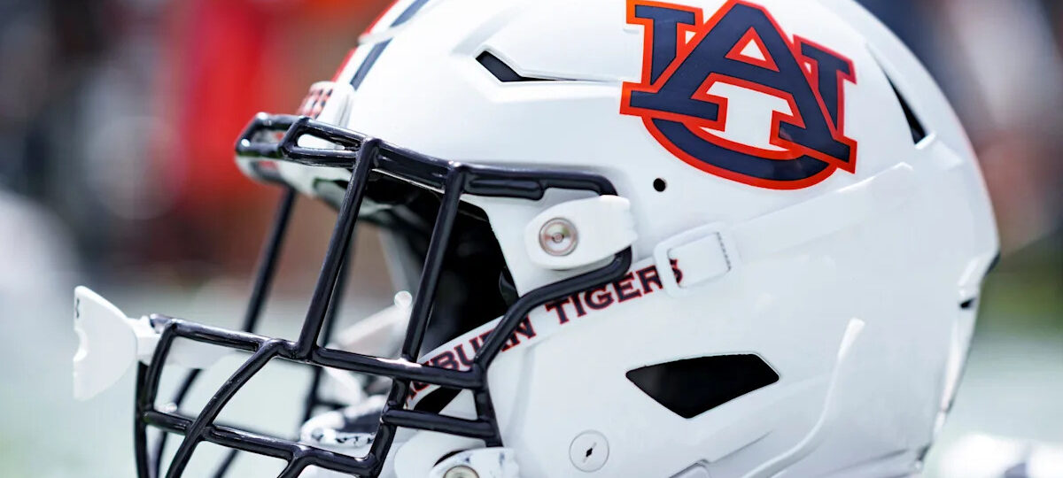Auburn delivers unique pitch to 2027 two-way star Tae Walden