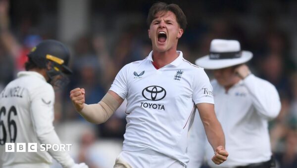 England make good start despite Stokes’ absence