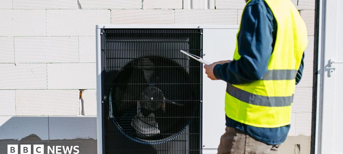 Heat pump growth stalls as government support cut, warns climate watchdog