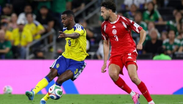 World Cup warning with Sweden star Isak 'getting stronger and stronger'