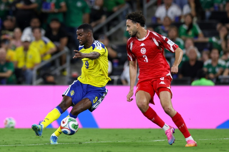 World Cup warning with Sweden star Isak 'getting stronger and stronger'