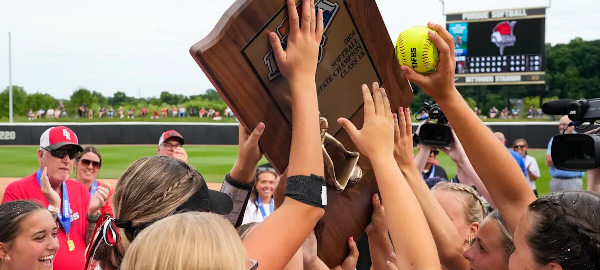 Barr-Reeve softball shuts out South Central, claims IHSAA 1A state title
