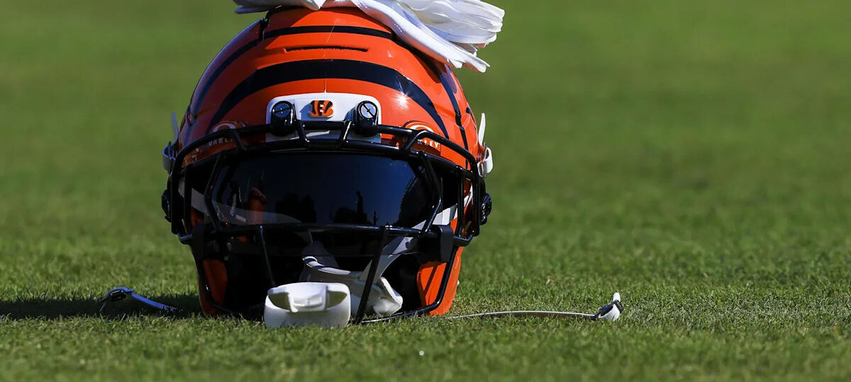 Bengals News (6/6): Players and Coaches Build Playground for kids in Westwood