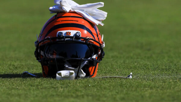 Bengals News (6/6): Players and Coaches Build Playground for kids in Westwood